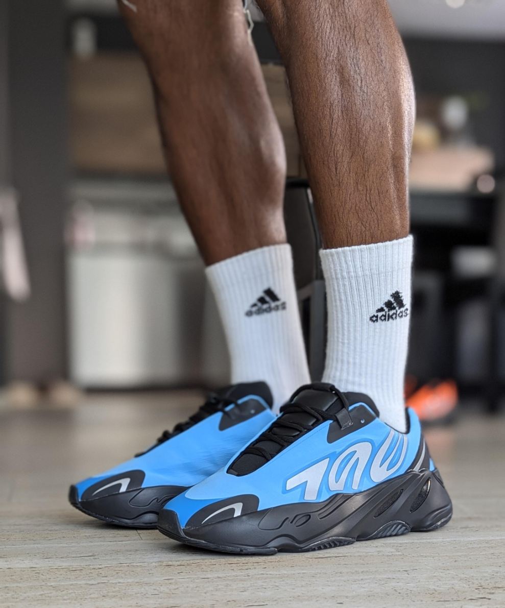 Adidas Yeezy Boost 700 Mnvn Bright Cyan