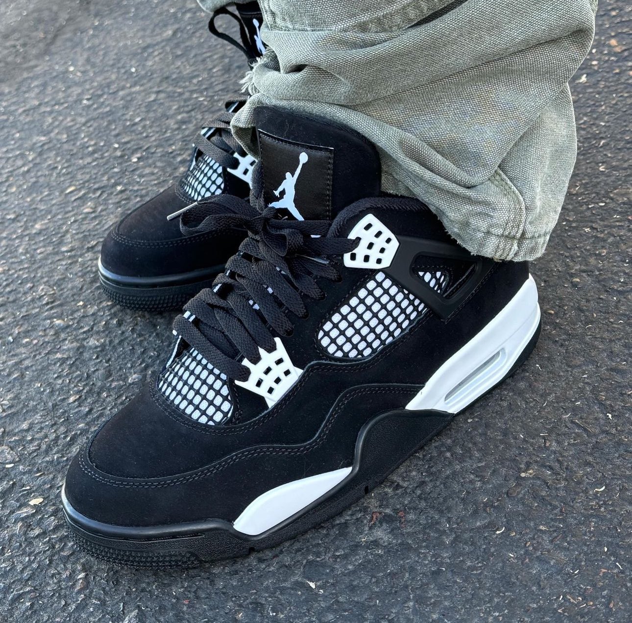 Air Jordan 4 "White Thunder"