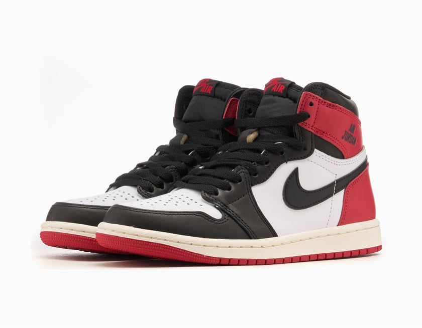 Air Jordan 1 Retro High OG "Black Toe"