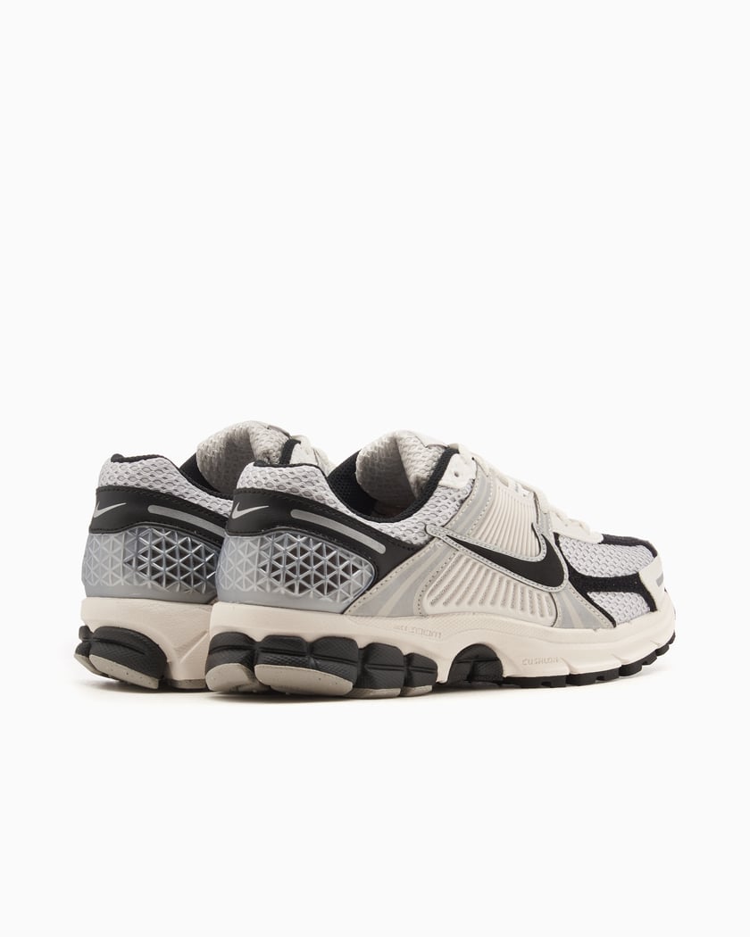 Nike Zoom Vomero 5 "Photon Dust Black"