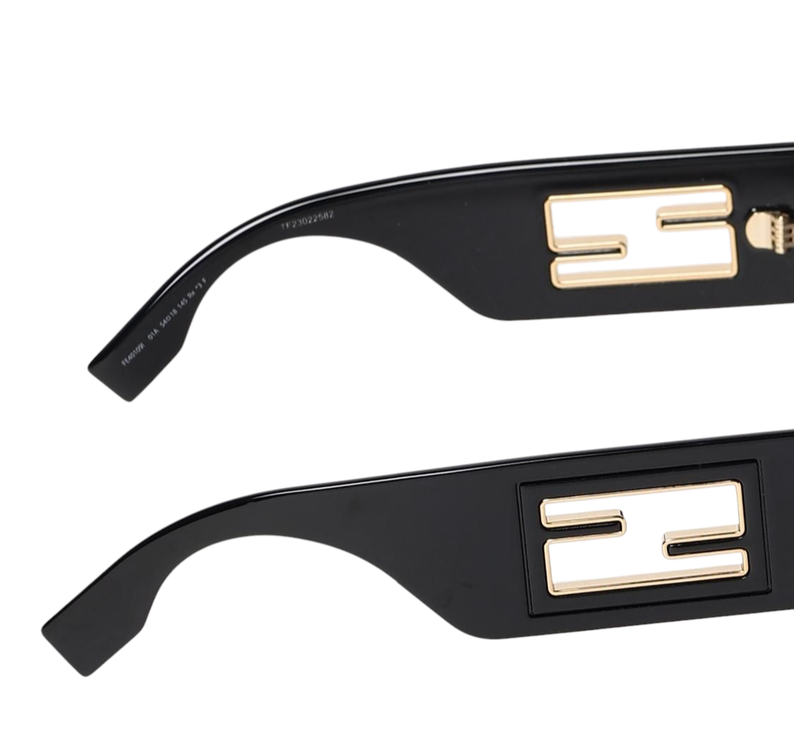 Fendi Baguette FE40109I 01a