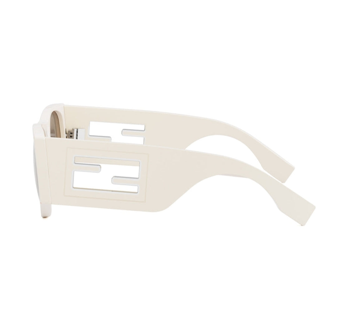 Fendi Baguette FE 40109 I 25E