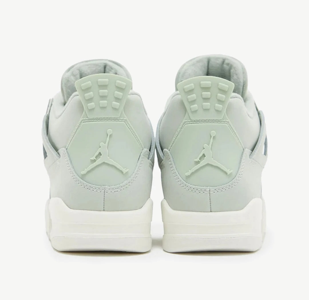 Air Jordan 4 Retro “Seafoam”