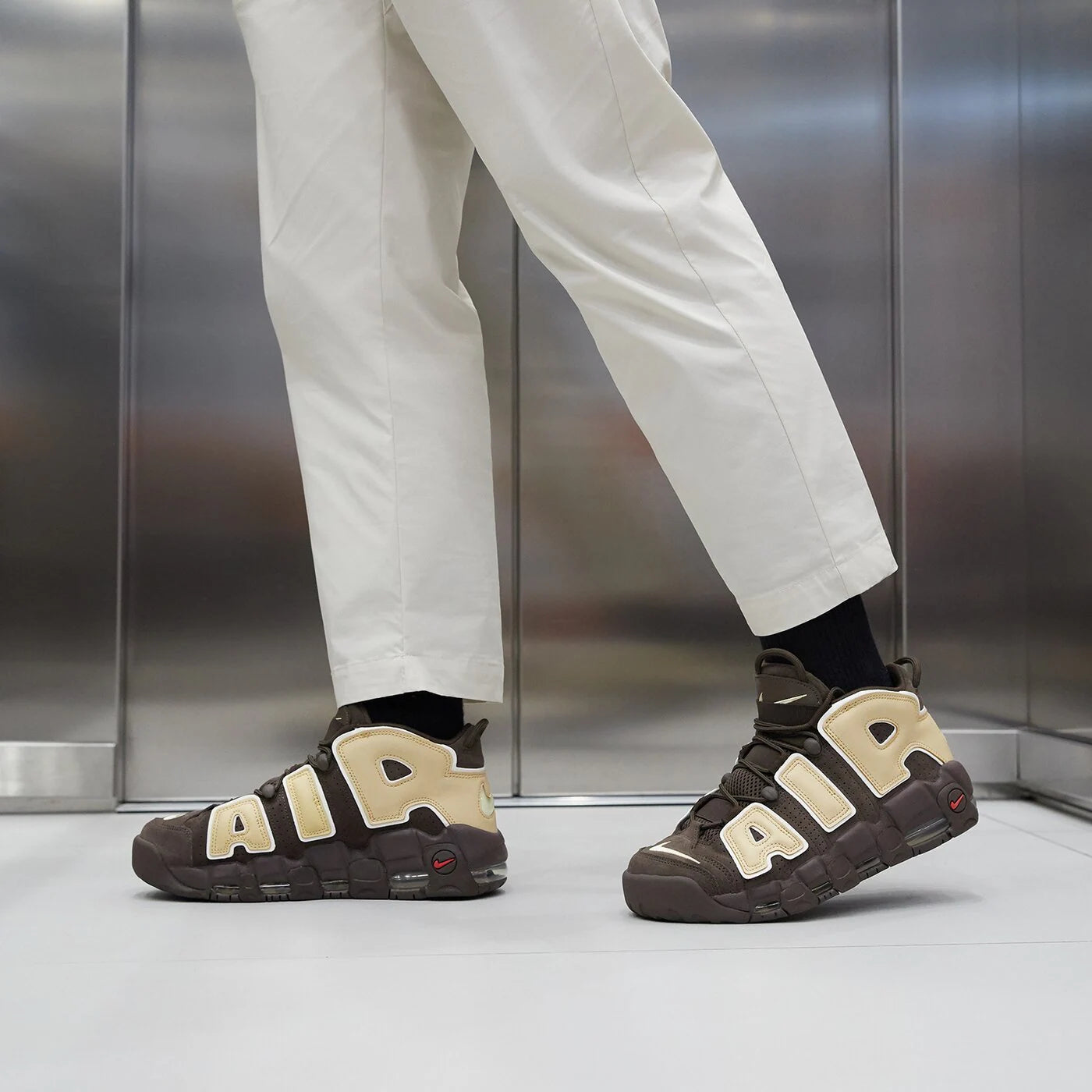 Air More Uptempo "Baroque Brown"
