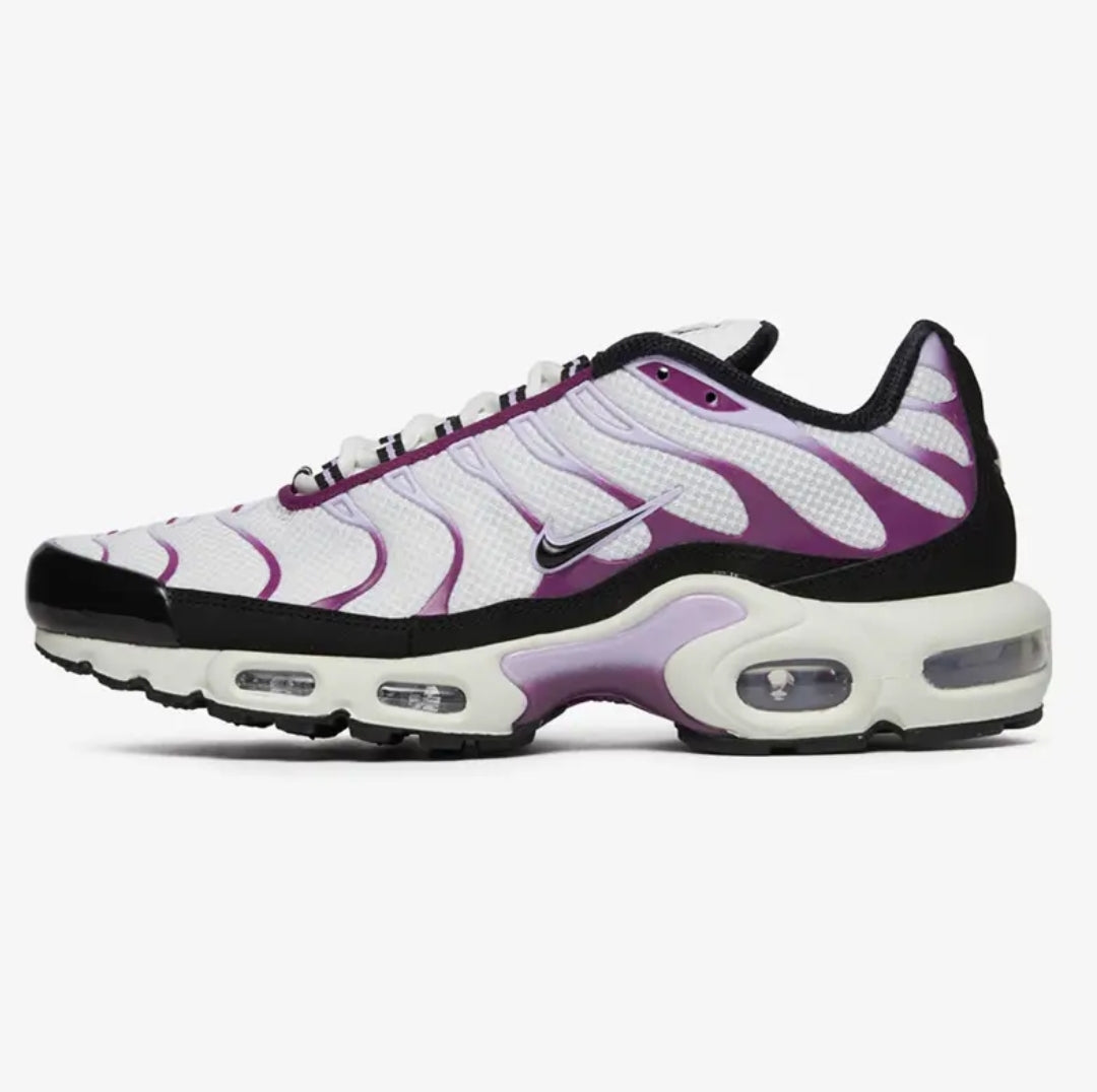 Nike tn black and pink deals