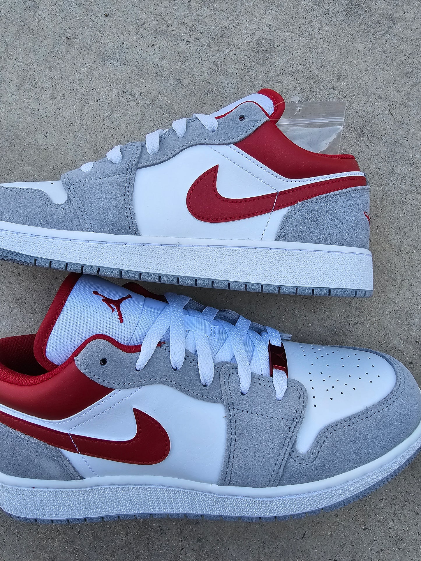 Air Jordan 1 Low " Light Grey Gym Red"