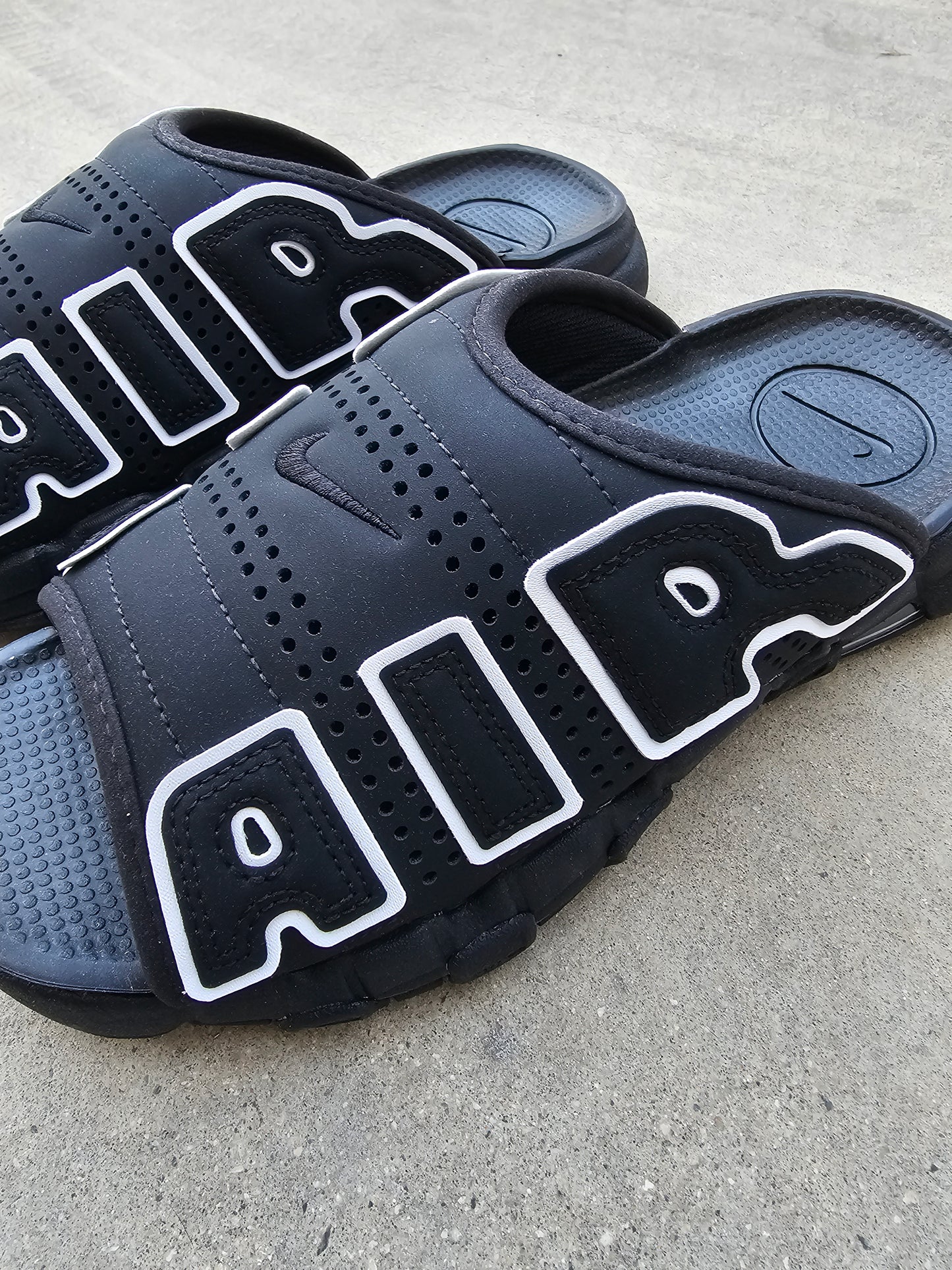 Nike Uptempo Slides