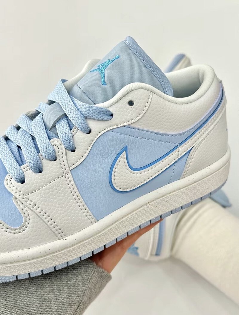 Air Jordan 1 Low SE Reverse 'Ice Blue'