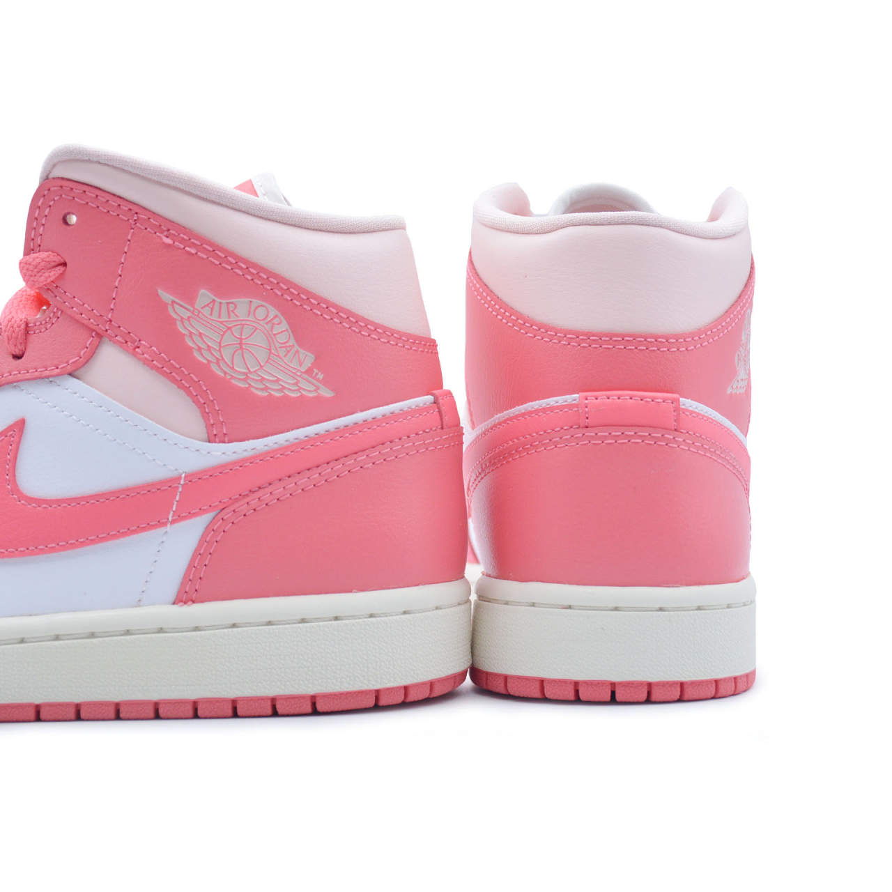 Air Jordan 1 Mid "Strawberries & Cream"