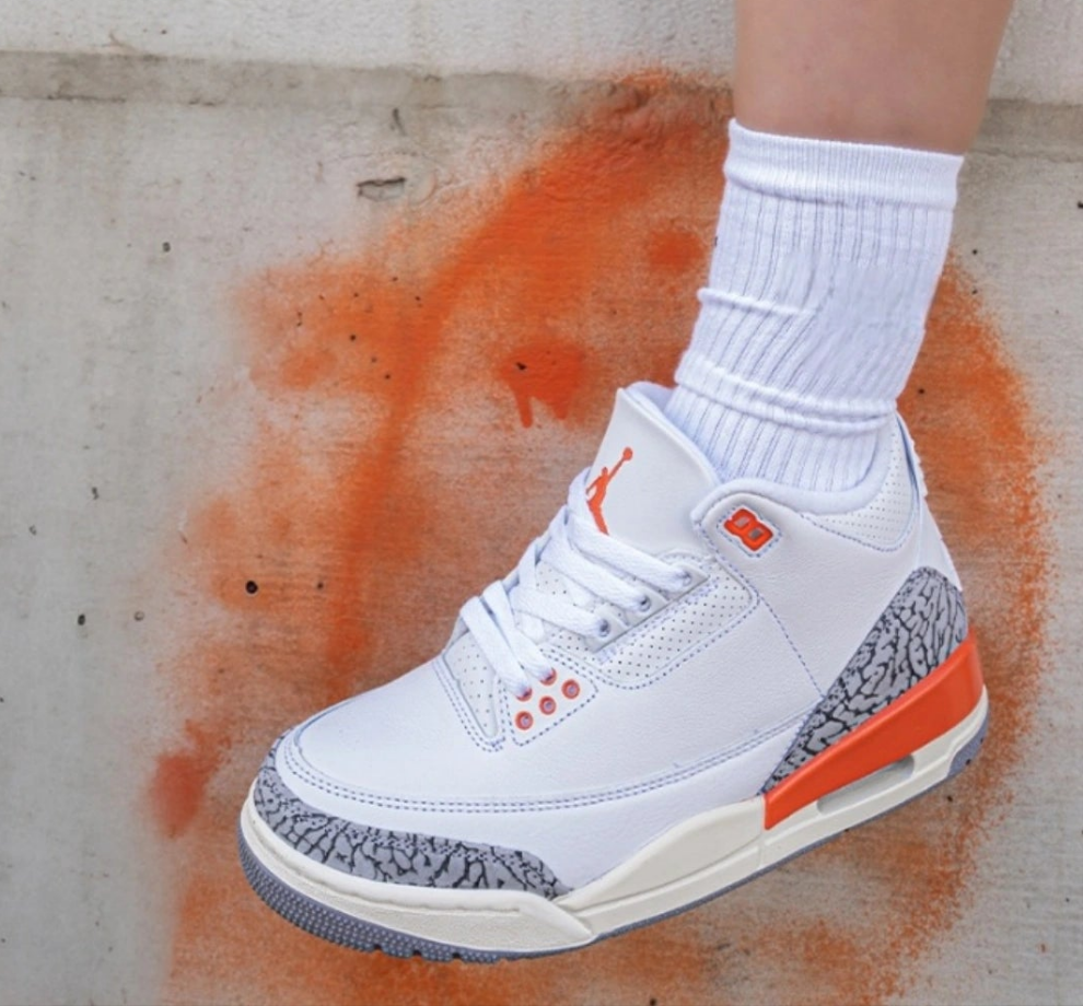 Air Jordan 3 Retro W "Georgia Peach"