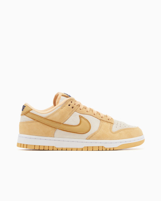 Nike Dunk Low
"Gold Suede"