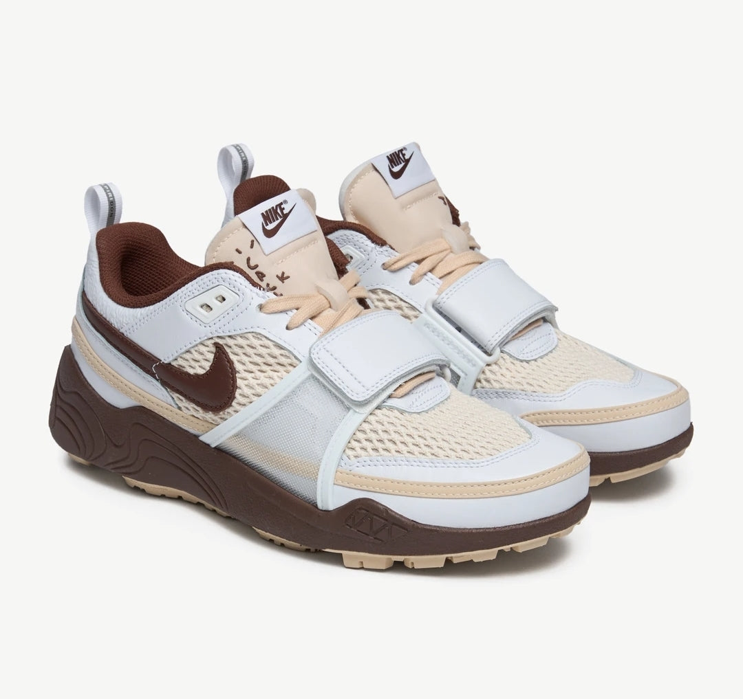 Nike x Travis Scott Zoom Field Jaxx "Light Chocolate"