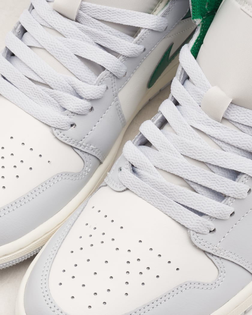 Air Jordan 1 Mid "Pine Green"
