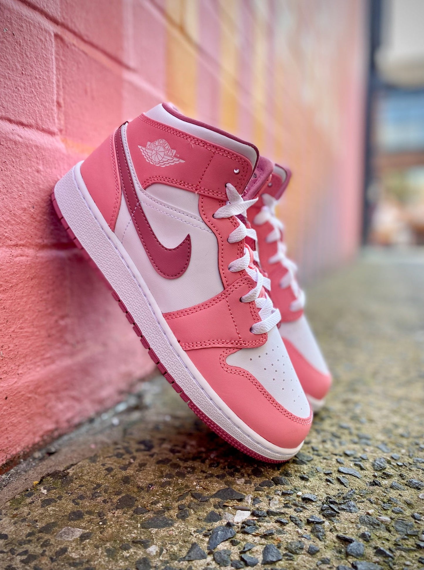 Air Jordan 1 Mid "Valentines Day"