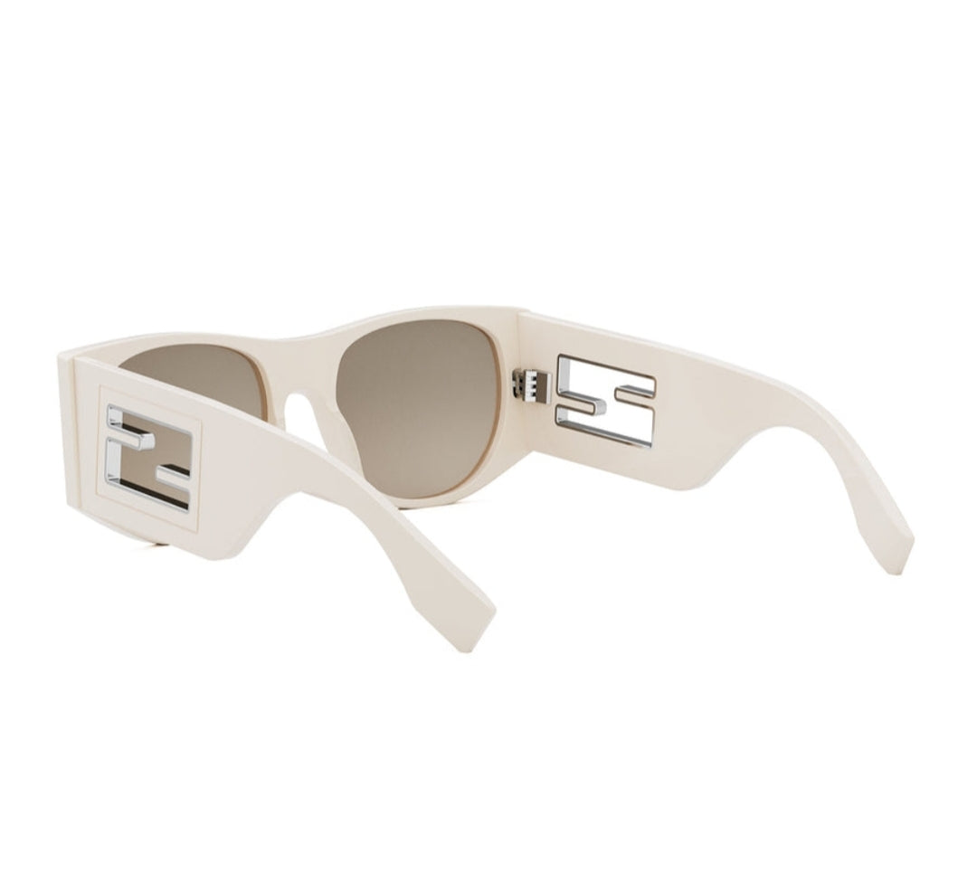 Fendi Baguette FE 40109 I 25E
