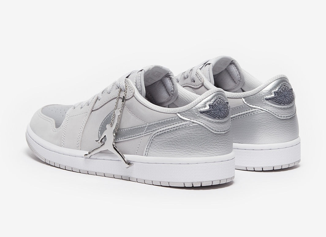 Air Jordan 1 Low OG "Metallic Silver"