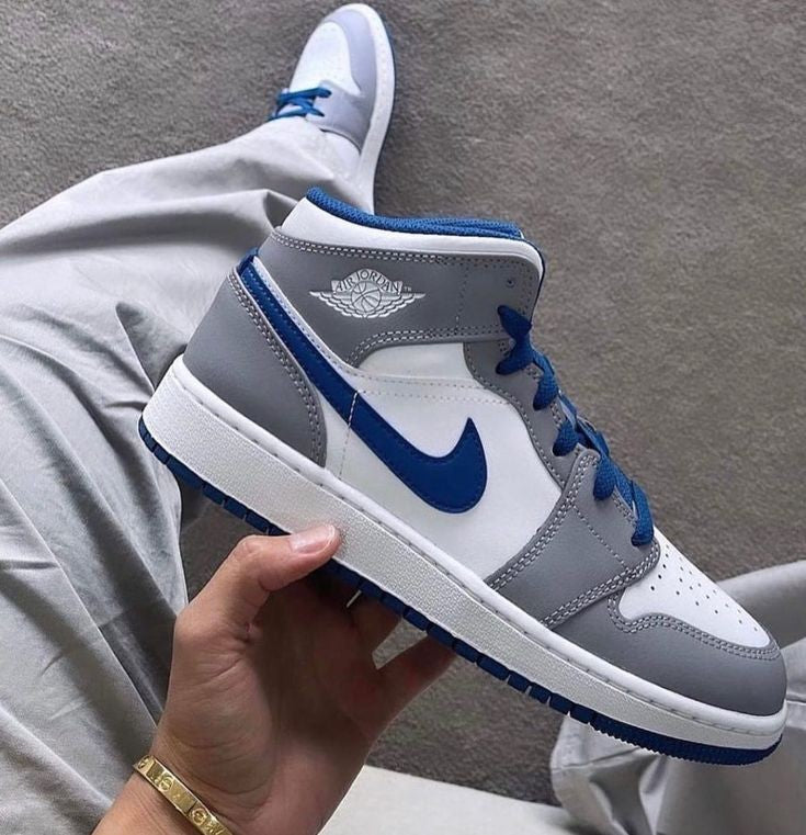 Air Jordan 1 Mid “True Blue”