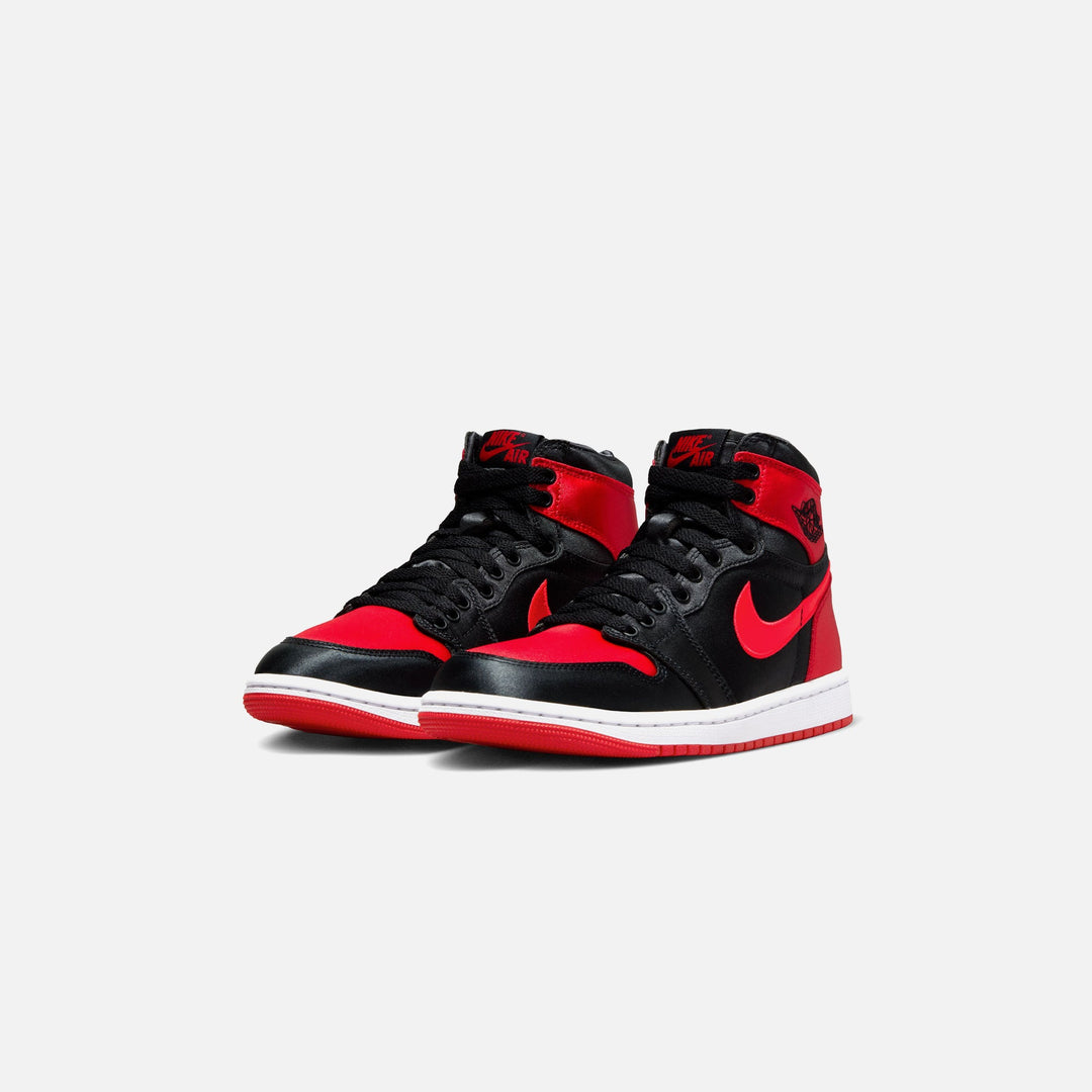 Air Jordan 1 Retro High OG "Satin Bred"