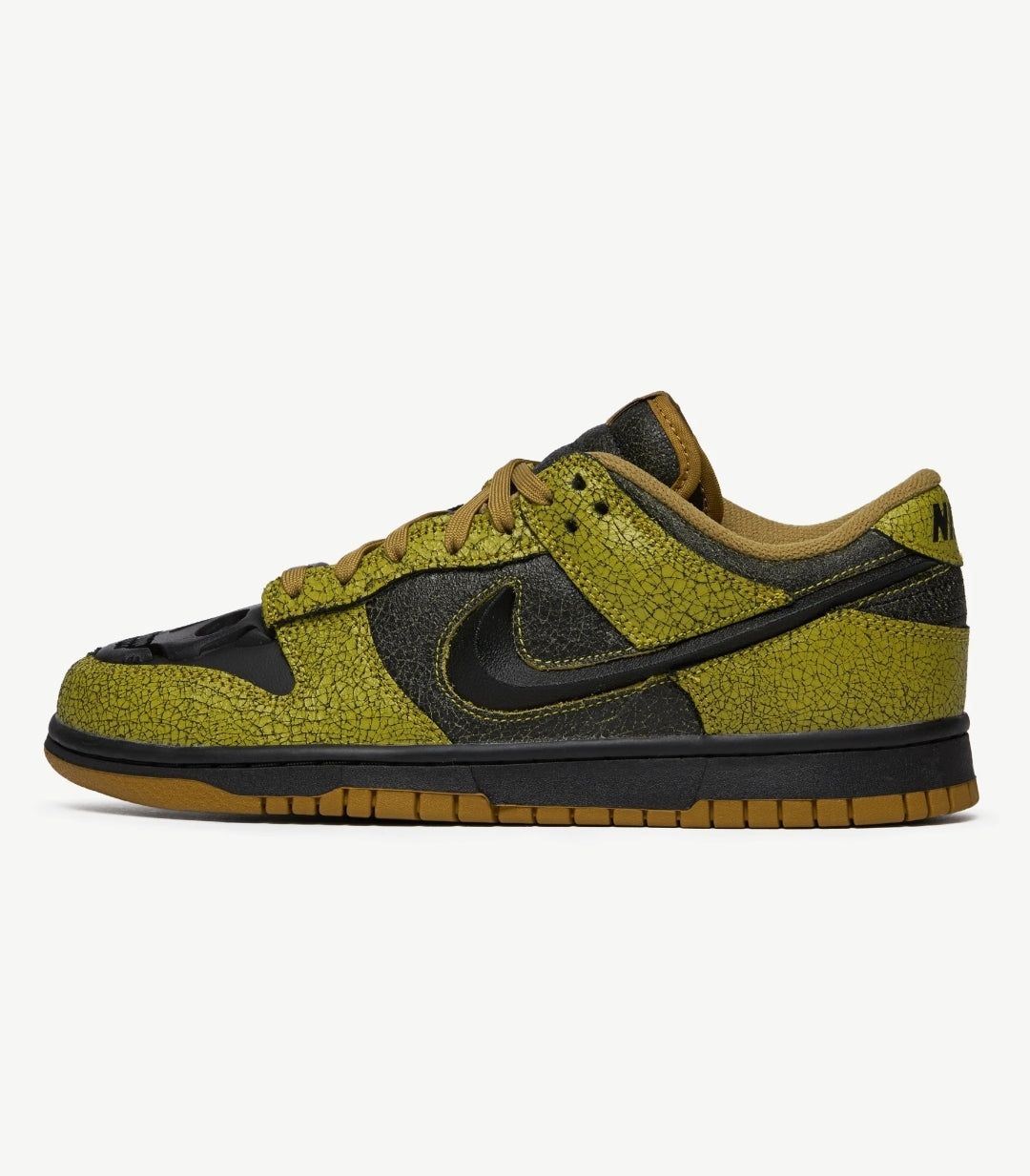 Nike Dunk Low "Halloween Skull"