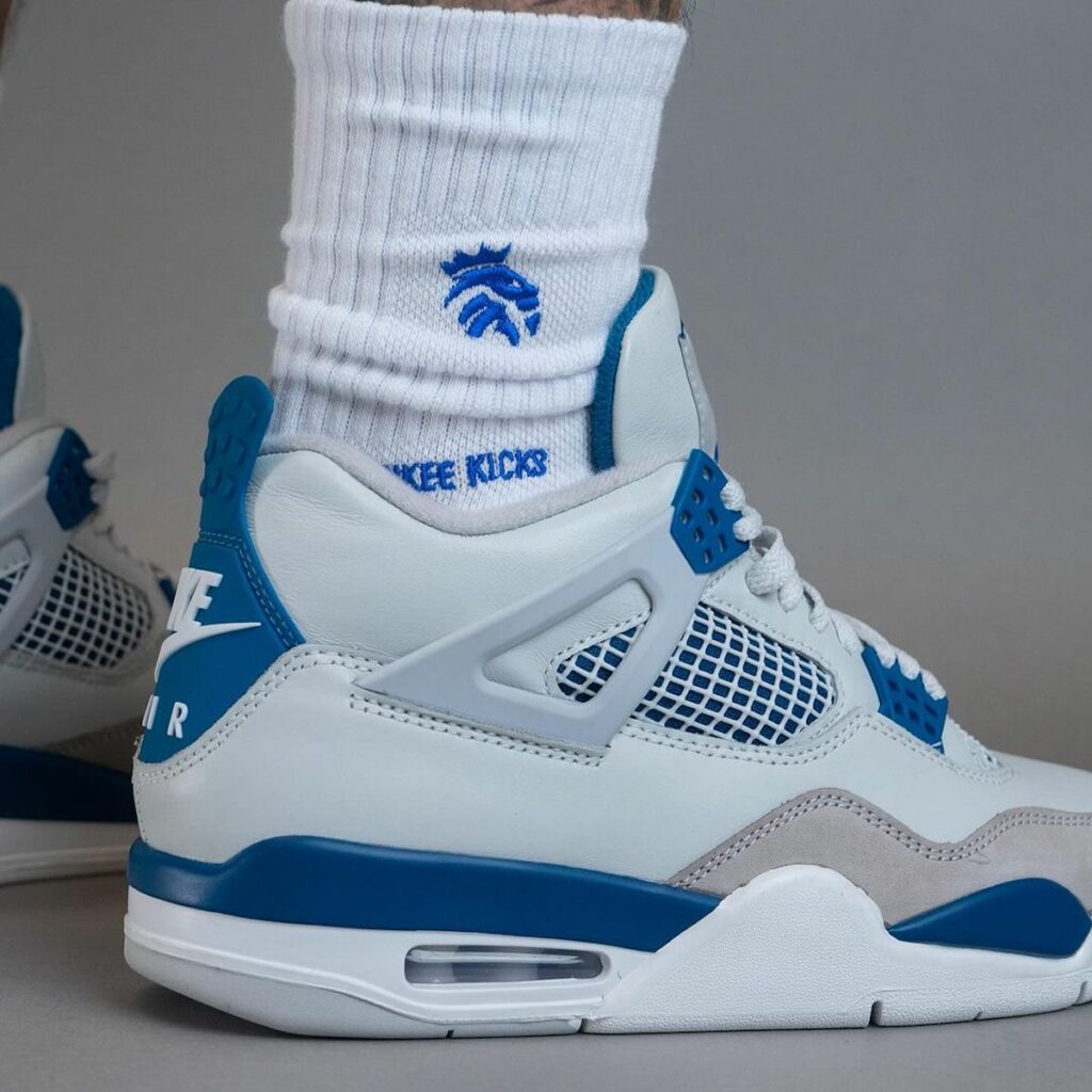 Air Jordan 4 "Military Blue" 2024