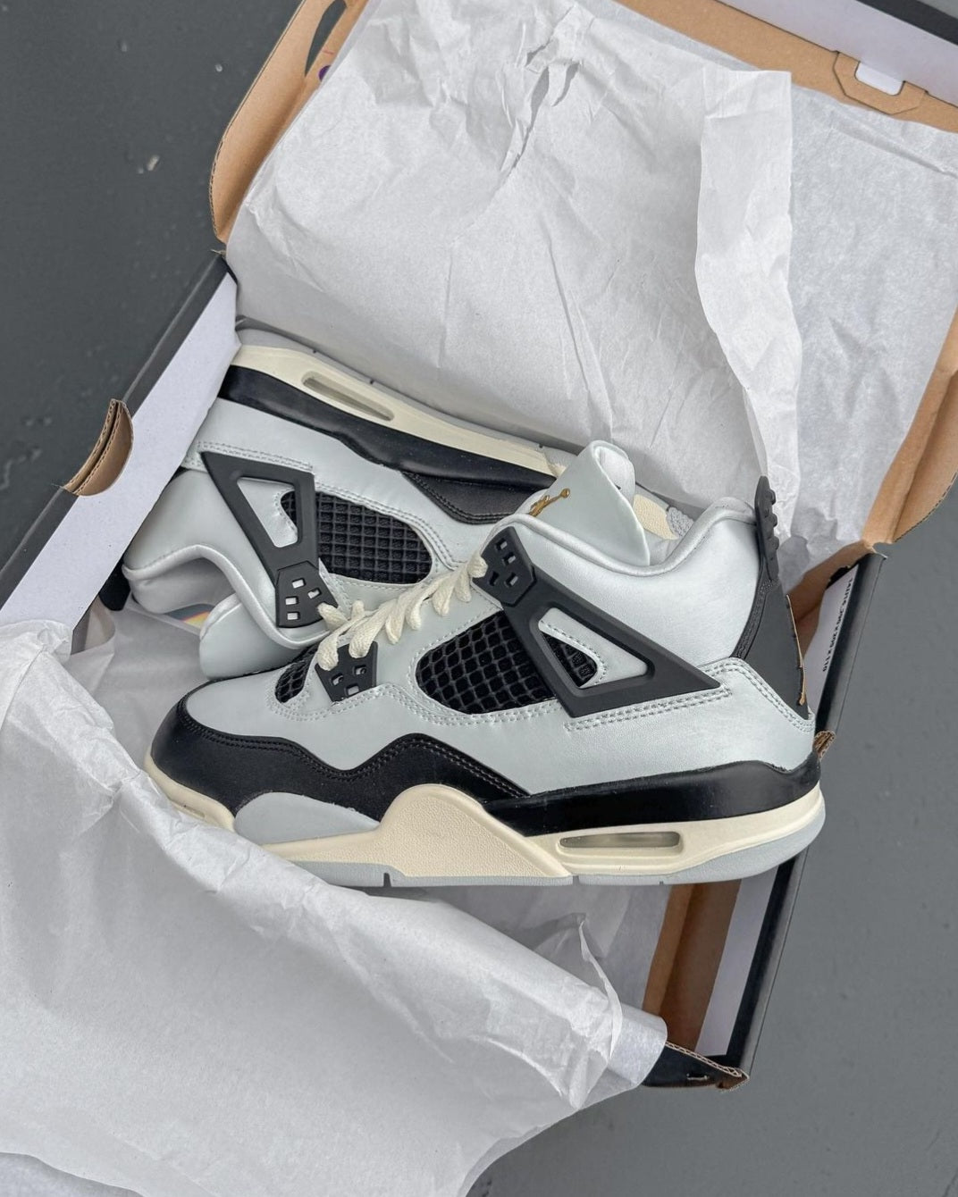 Air Jordan 4 “Platinum Gold”