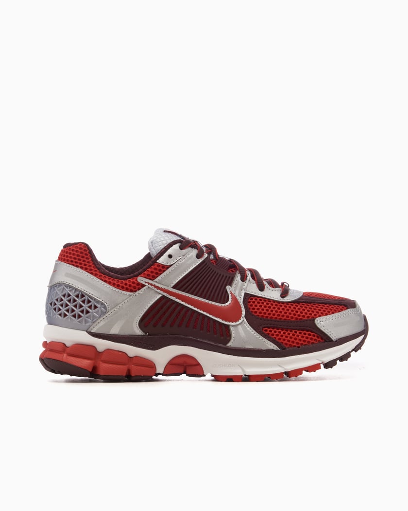 Nike Vomero 5 "Mystic Red"