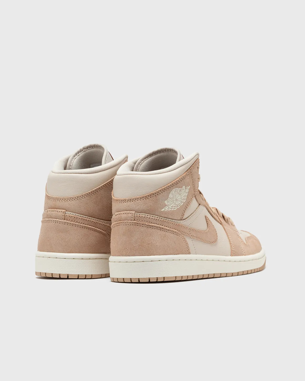 Air Jordan 1 Mid "Legend Light Brown"