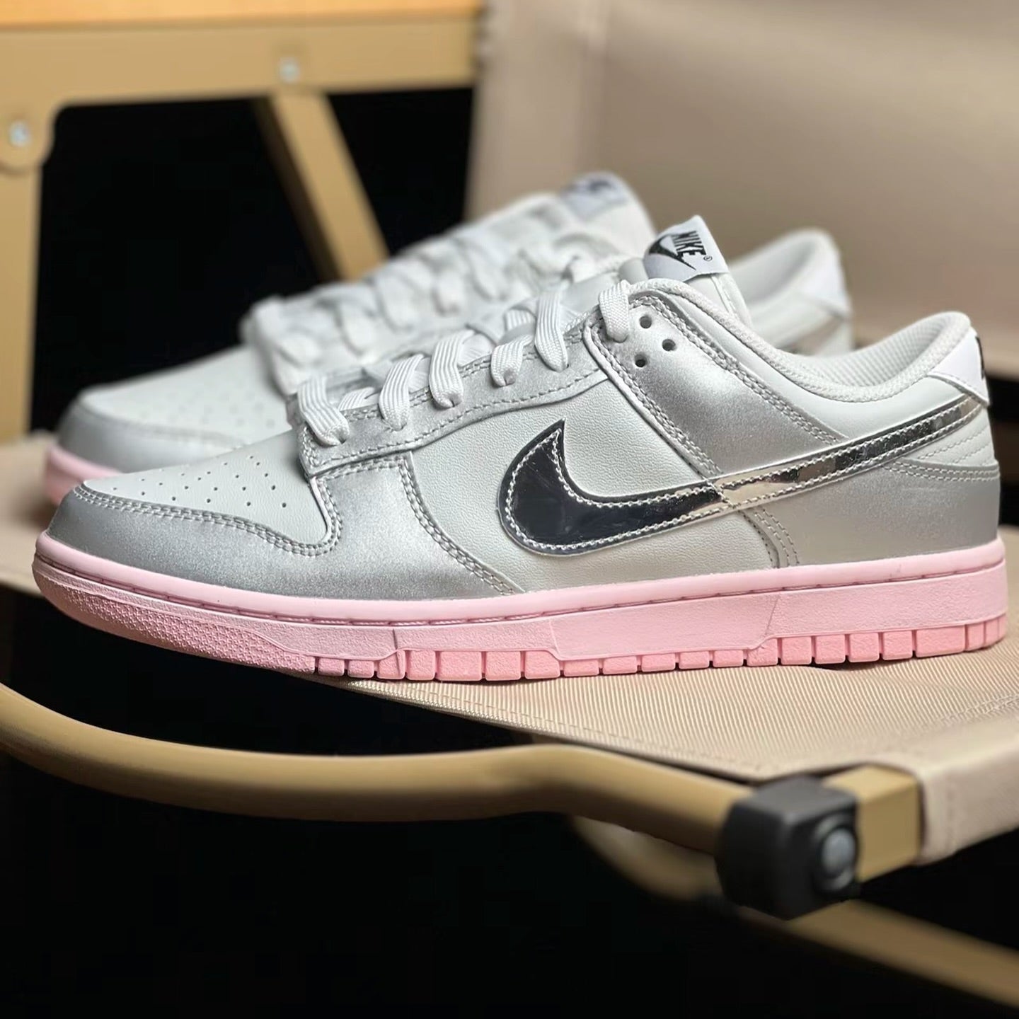 Nike Dunk Low "Metallic Silver"