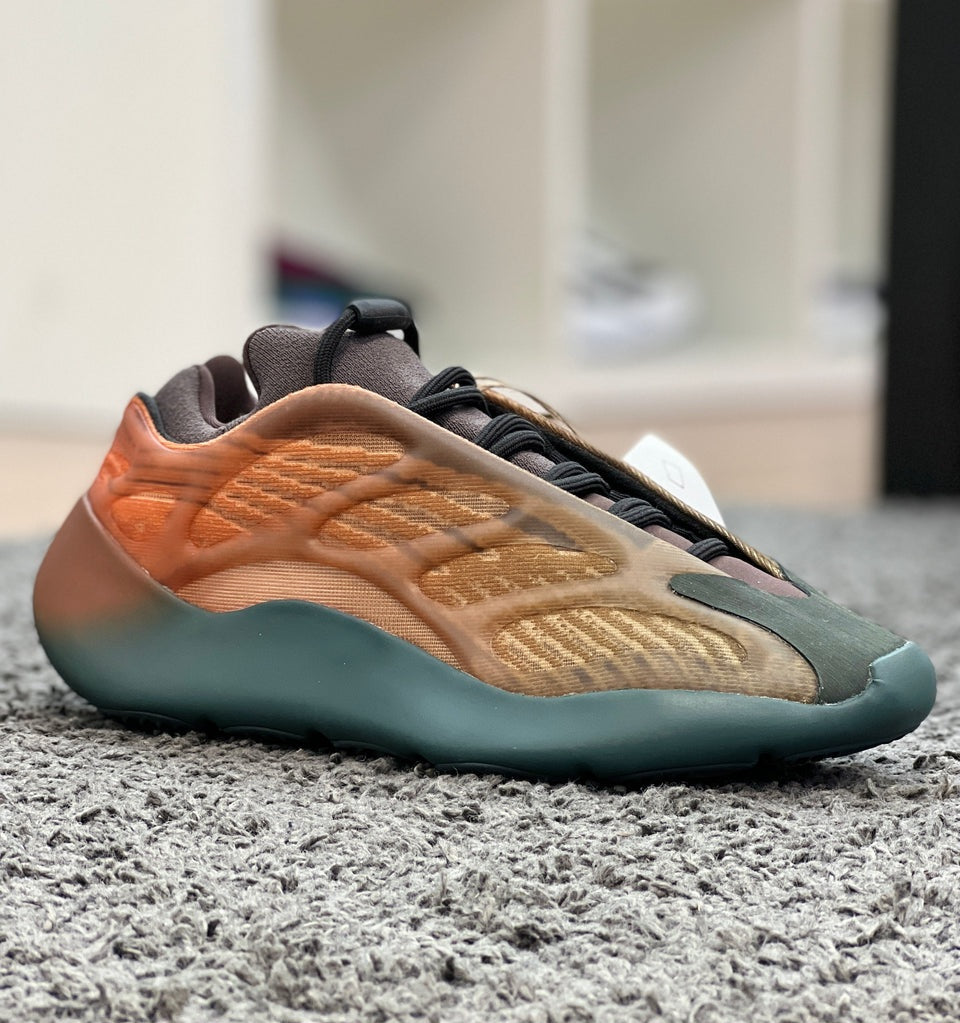 Yeezy Boost 700 "Cooper Fade"