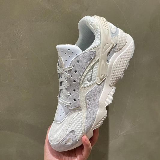 Nike Air Huarache Runner "Pure Platinum"