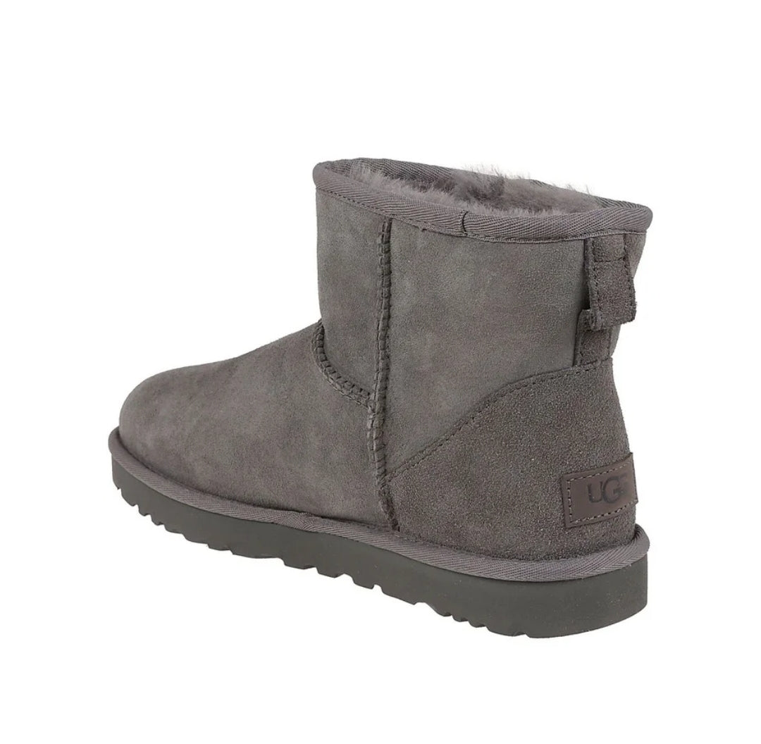 Μποτάκια UGG Classic Mini II