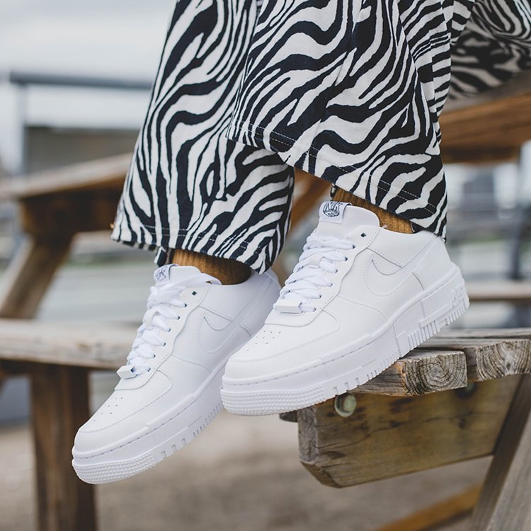 Nike Air Force 1 Pixel White