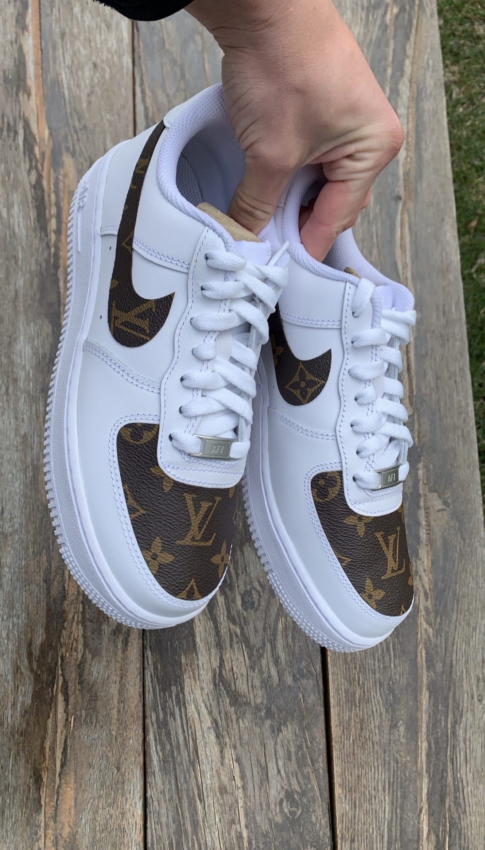 Custom lv air outlet force