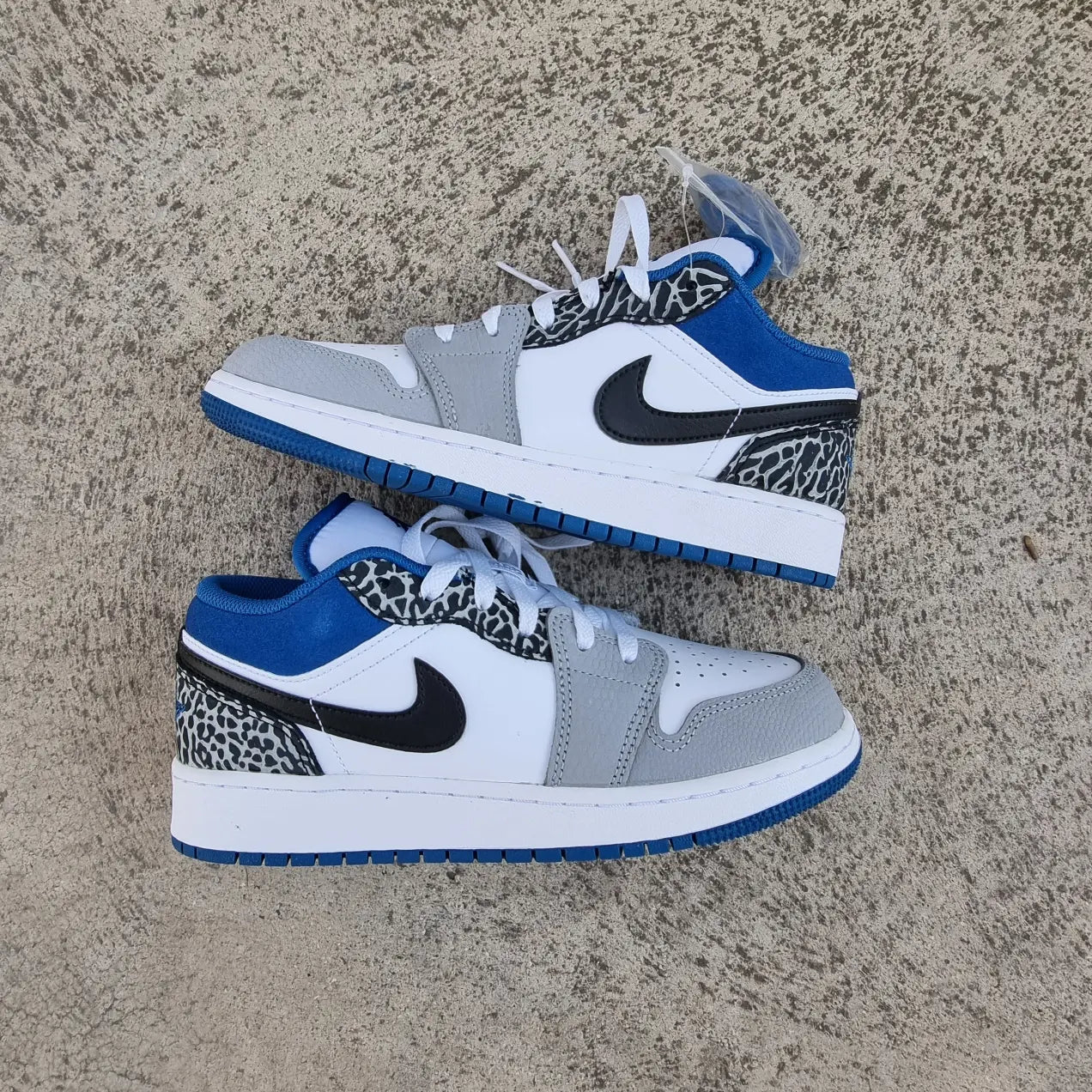 Air Jordan 1 Low SE "True Blue"