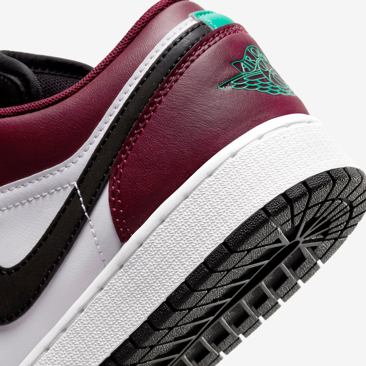 Air Jordan 1 Low SE "Dark Beetroot"