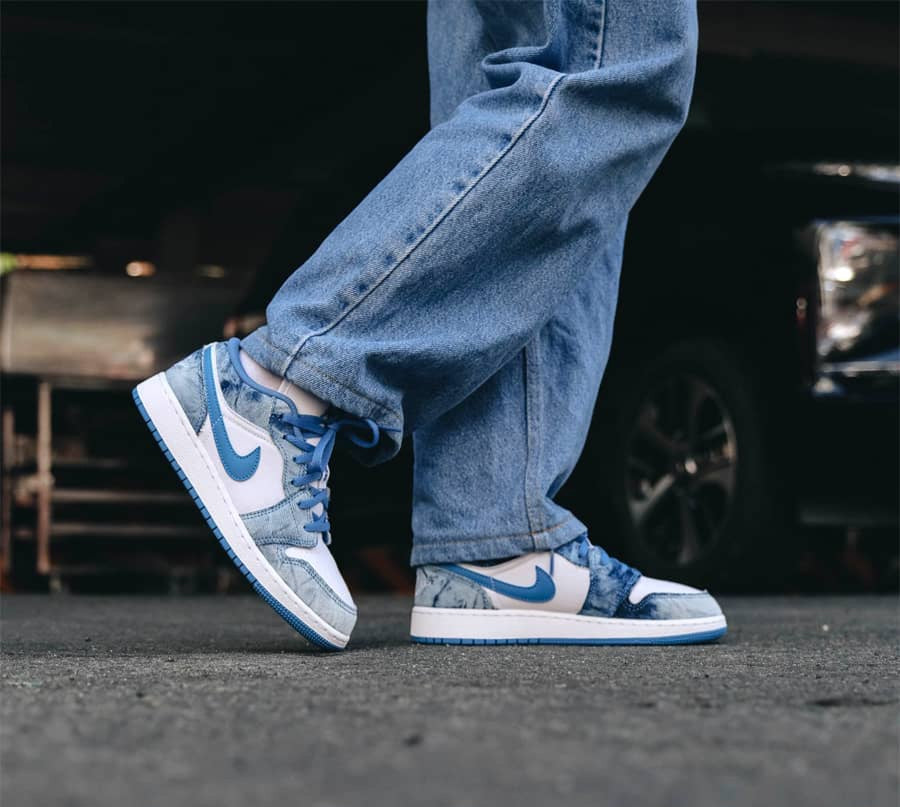 Jeans with air jordan 1 on sale