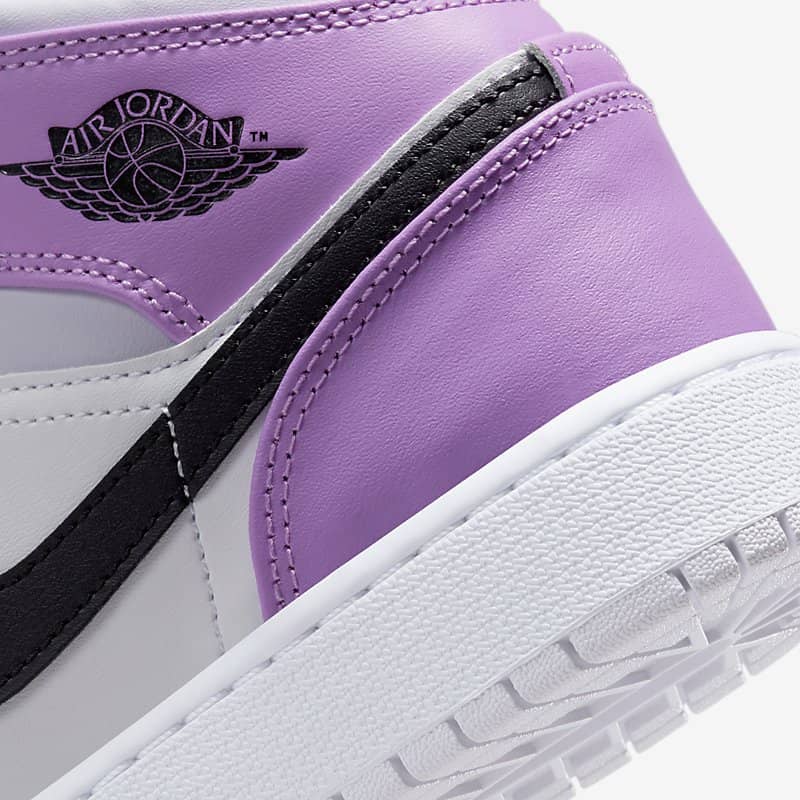 Air Jordan 1 Mid GS 'Barely Grape'