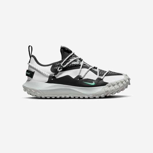 Nike ACG Mountain Fly Low
 Ασπρο και μαύρο